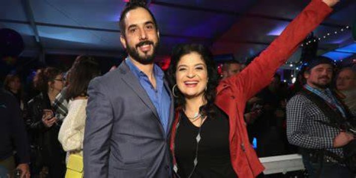 Alex Guarnaschelli Is Now Engaged To Fellow