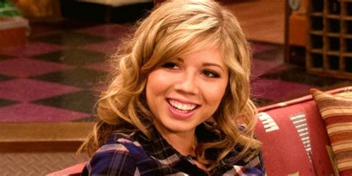 Child Star Jennette McCurdy Talks About Scott, Dustin, & Marcus' Support For Memoir |