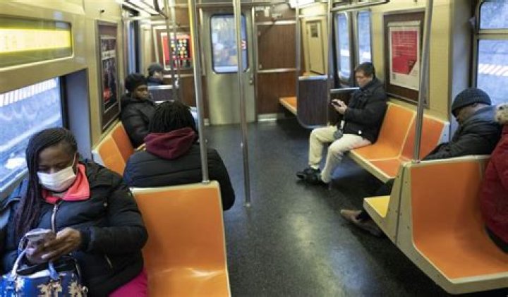 Footage Captures Every NYC Commuters Nightmare Hollywood Life