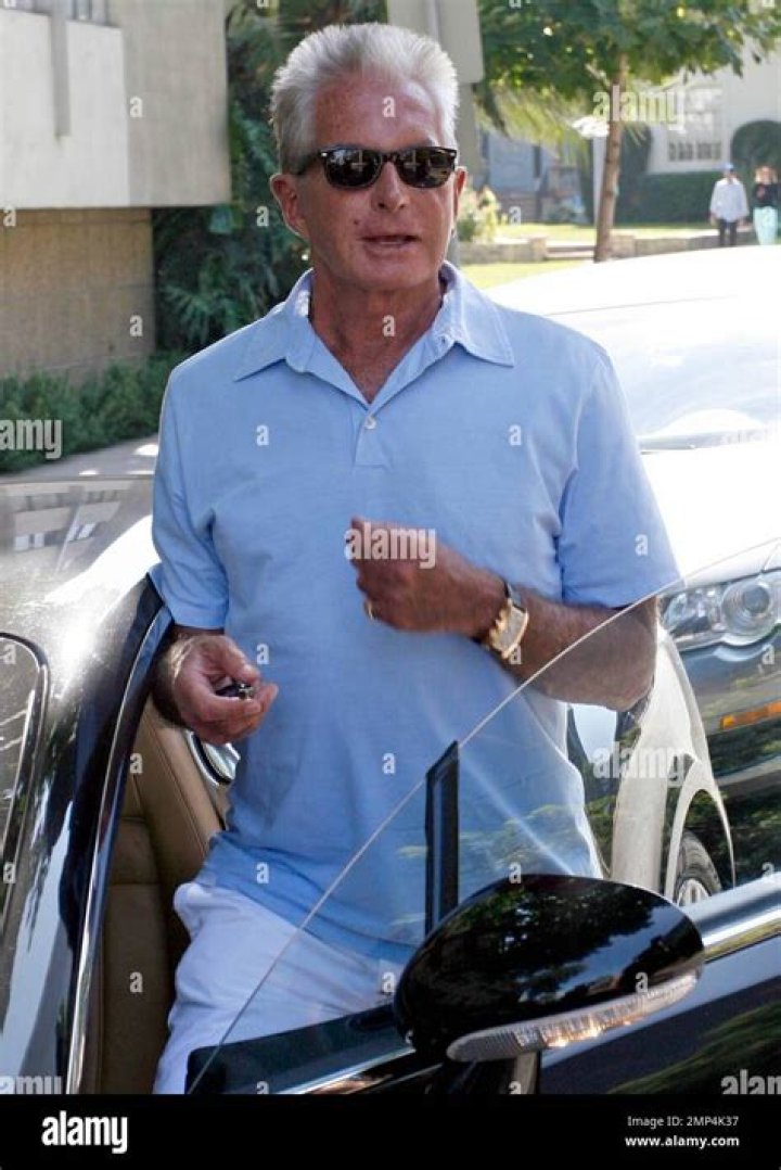 George Hamilton Biography - Facts, Childhood, Family Life & Achievements