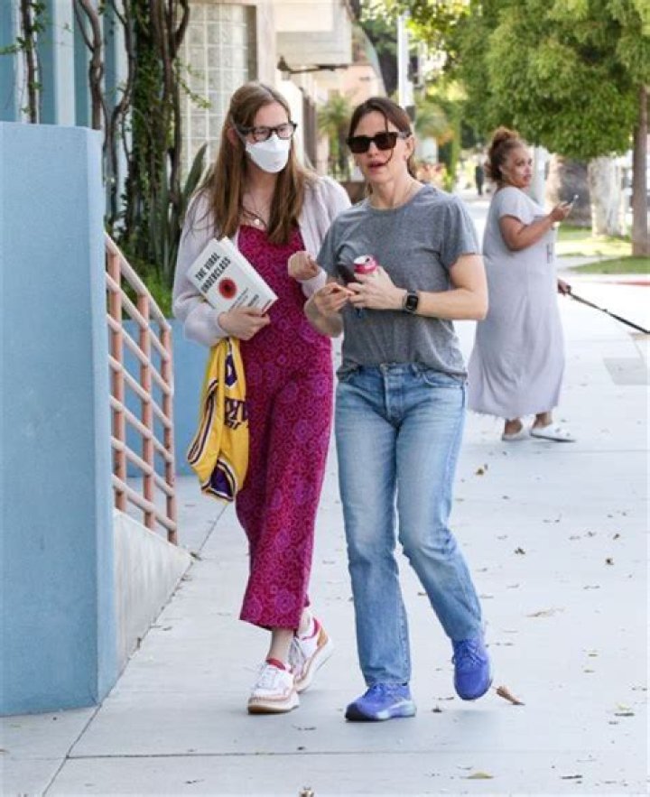 Jennifer Garner's Daughter's Mask And The Secrets Within